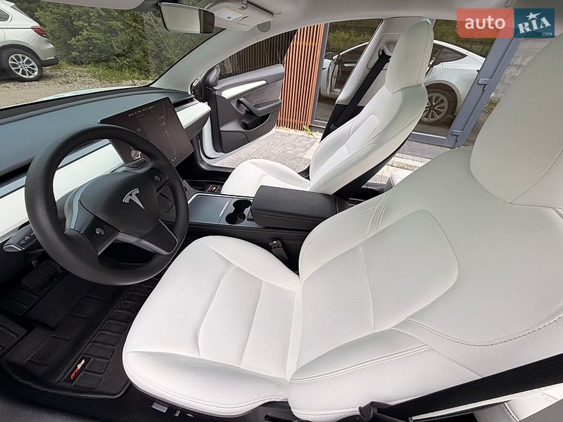 Седан Tesla Model 3 2023 в Яремчі фото 11 Седан Tesla Model 3 2023 в Яремчі