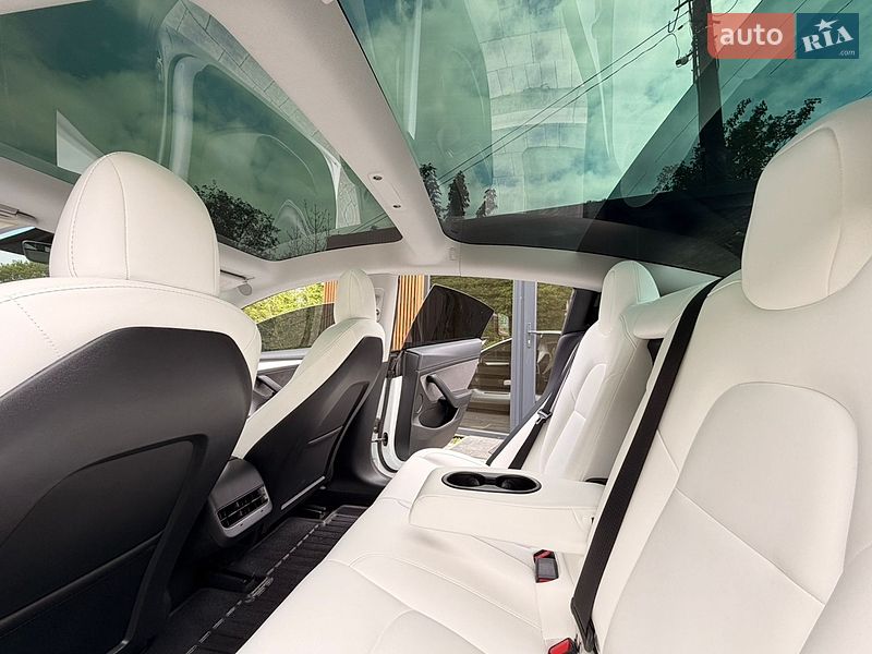 Седан Tesla Model 3 2023 в Яремчі фото 17 Седан Tesla Model 3 2023 в Яремчі