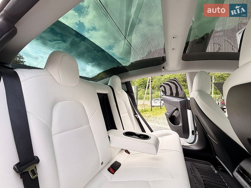 Седан Tesla Model 3 2023 в Яремчі фото 18 Седан Tesla Model 3 2023 в Яремчі