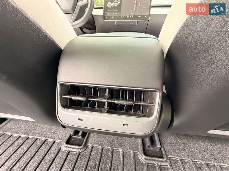 Седан Tesla Model 3 2023 в Яремчі фото 20 Седан Tesla Model 3 2023 в Яремчі