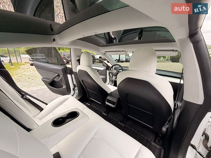 Седан Tesla Model 3 2023 в Яремчі фото 22 Седан Tesla Model 3 2023 в Яремчі