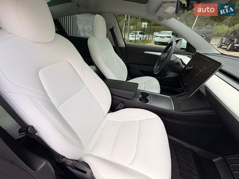 Седан Tesla Model 3 2023 в Яремчі фото 27 Седан Tesla Model 3 2023 в Яремчі