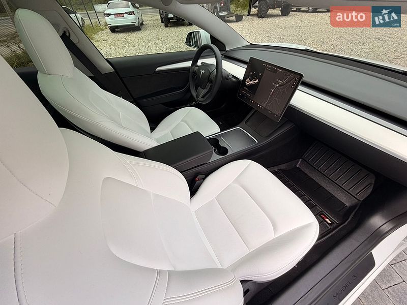 Седан Tesla Model 3 2023 в Яремчі фото 28 Седан Tesla Model 3 2023 в Яремчі