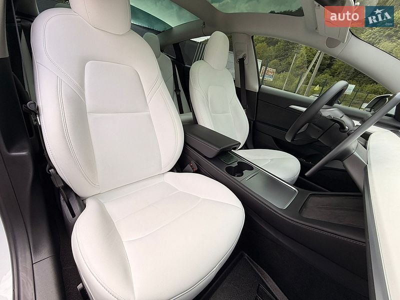 Седан Tesla Model 3 2023 в Яремчі фото 30 Седан Tesla Model 3 2023 в Яремчі