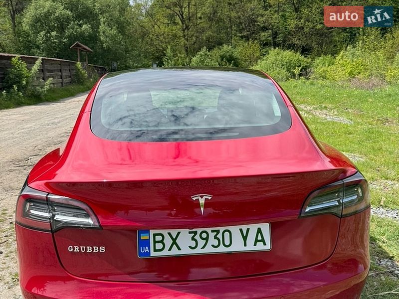 Седан Tesla Model 3 2022 в Шепетовке