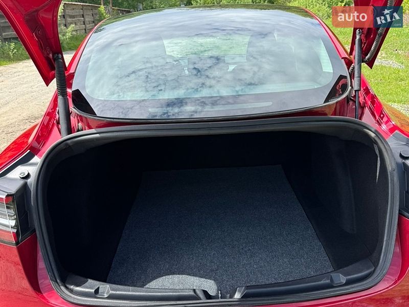 Седан Tesla Model 3 2022 в Шепетовке