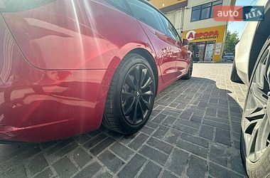 Седан Tesla Model 3 2018 в Києві