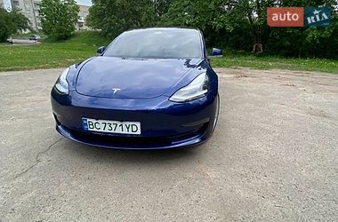 Седан Tesla Model 3 2019 в Львові