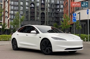 Седан Tesla Model 3 2024 в Киеве