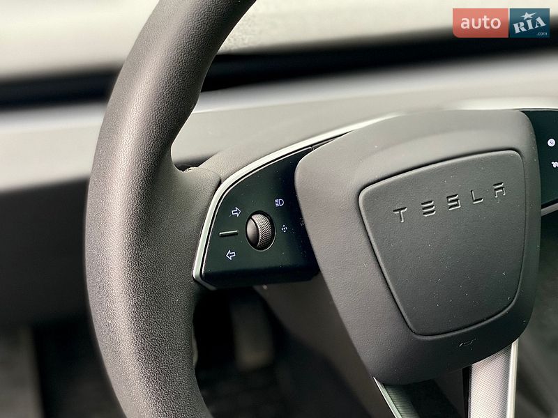 Седан Tesla Model 3 2024 в Киеве