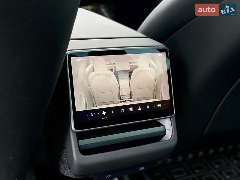 Седан Tesla Model 3 2024 в Киеве
