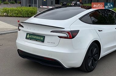 Седан Tesla Model 3 2024 в Киеве