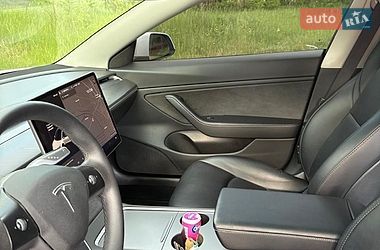 Седан Tesla Model 3 2020 в Черкассах