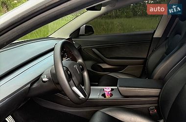 Седан Tesla Model 3 2020 в Черкассах