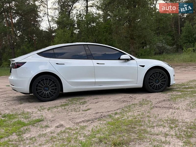 Седан Tesla Model 3 2020 в Черкассах