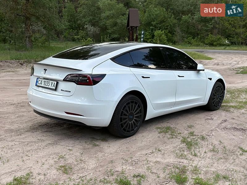 Седан Tesla Model 3 2020 в Черкассах