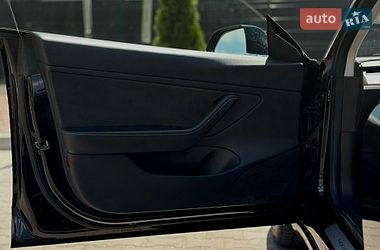 Седан Tesla Model 3 2018 в Луцке