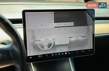 Седан Tesla Model 3 2018 в Луцке