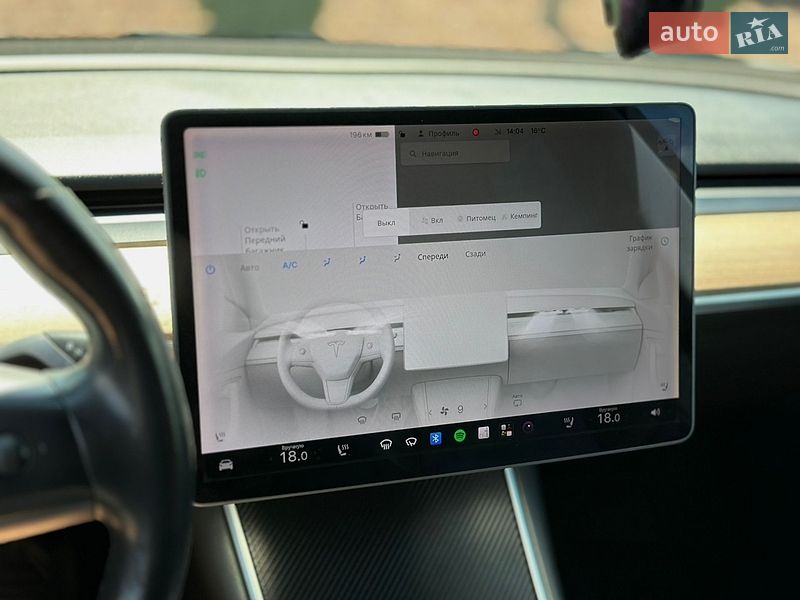 Седан Tesla Model 3 2018 в Луцке