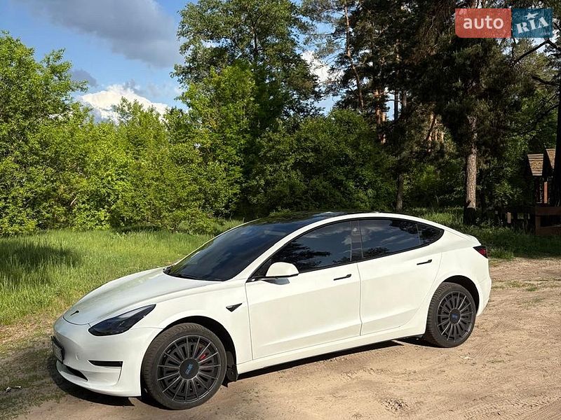 Tesla Model 3 2020