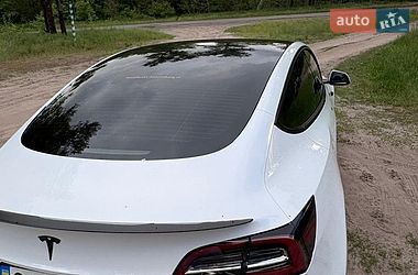 Седан Tesla Model 3 2020 в Черкассах