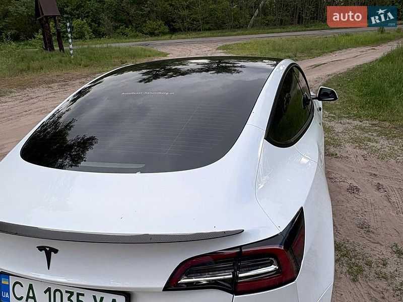 Седан Tesla Model 3 2020 в Черкассах