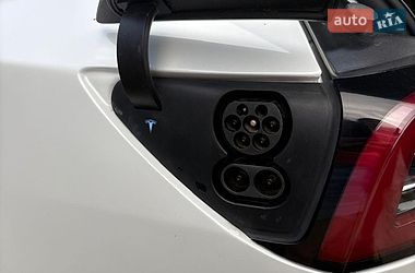 Седан Tesla Model 3 2020 в Черкассах