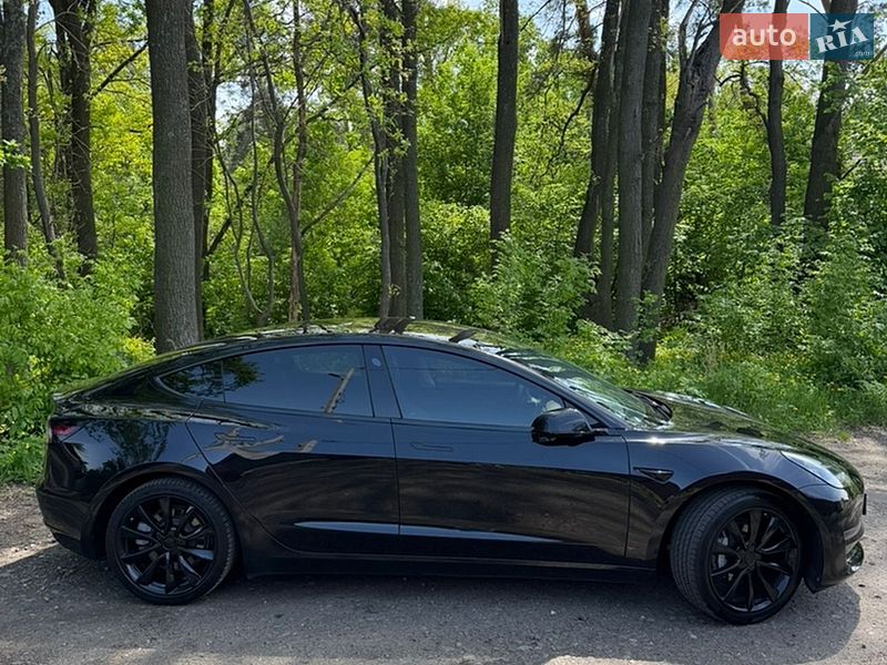 Седан Tesla Model 3 2018 в Киеве