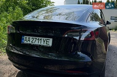 Седан Tesla Model 3 2018 в Киеве