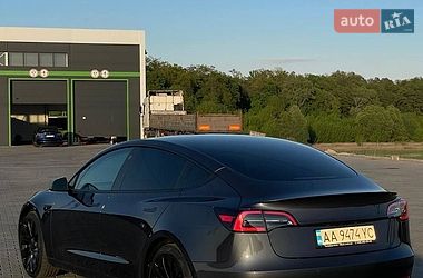 Седан Tesla Model 3 2022 в Киеве