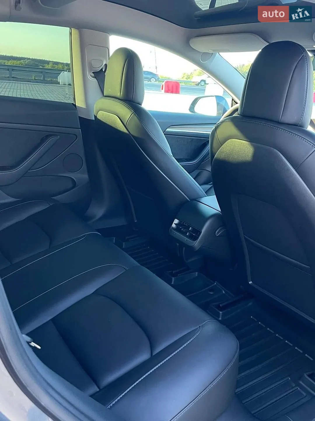 2022 Tesla Model 3 - мініатюра 10