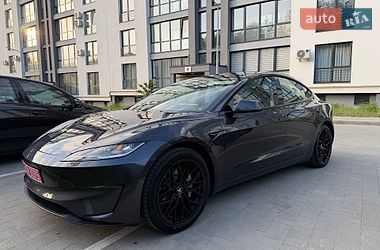 Седан Tesla Model 3 2024 в Львові