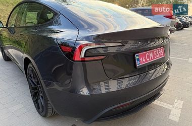 Седан Tesla Model 3 2024 в Львові