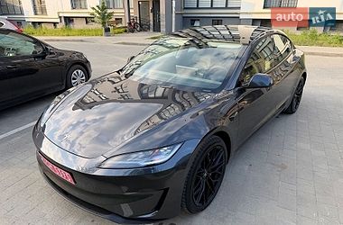 Седан Tesla Model 3 2024 в Львові