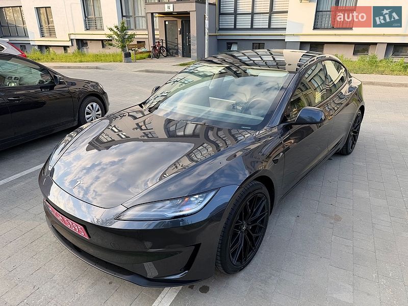 Седан Tesla Model 3 2024 в Львові