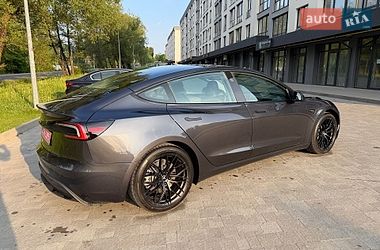 Седан Tesla Model 3 2024 в Львові