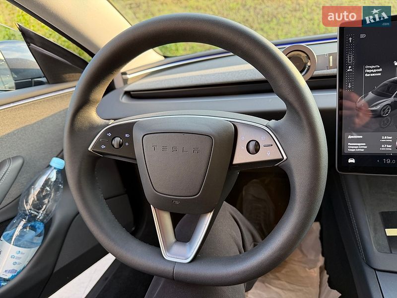 Седан Tesla Model 3 2024 в Львові