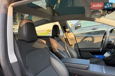 Седан Tesla Model 3 2024 в Львові