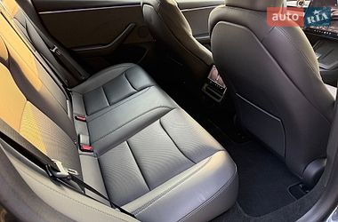 Седан Tesla Model 3 2024 в Львові