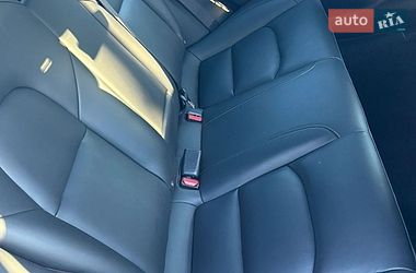 Седан Tesla Model 3 2021 в Ровно