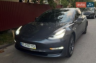 Седан Tesla Model 3 2019 в Львові