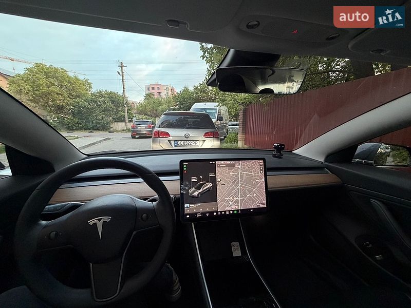 Седан Tesla Model 3 2019 в Львові
