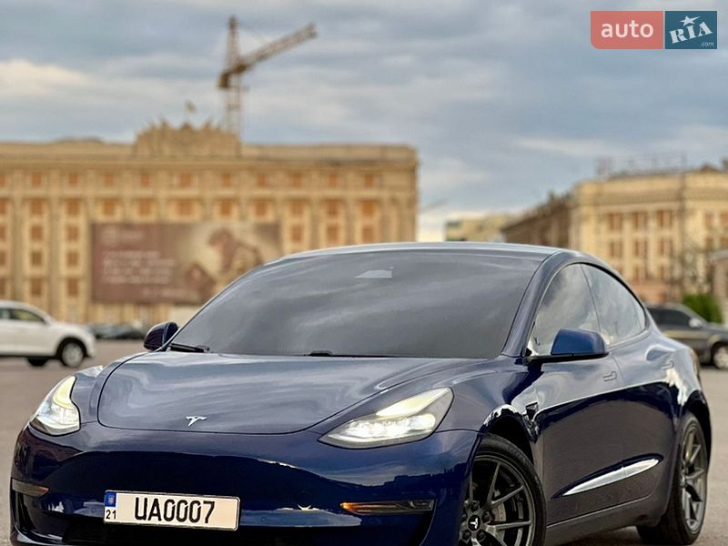 Седан Tesla Model 3 2021 в Харкові