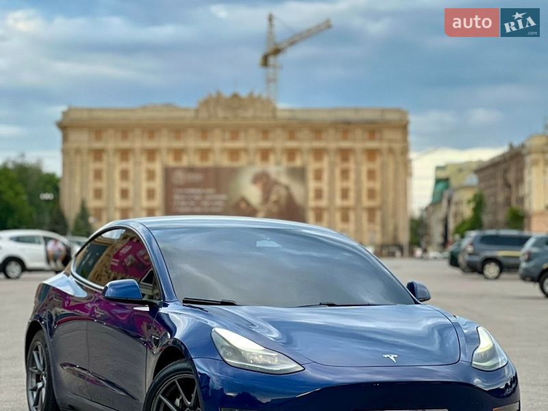 Седан Tesla Model 3 2021 в Харкові