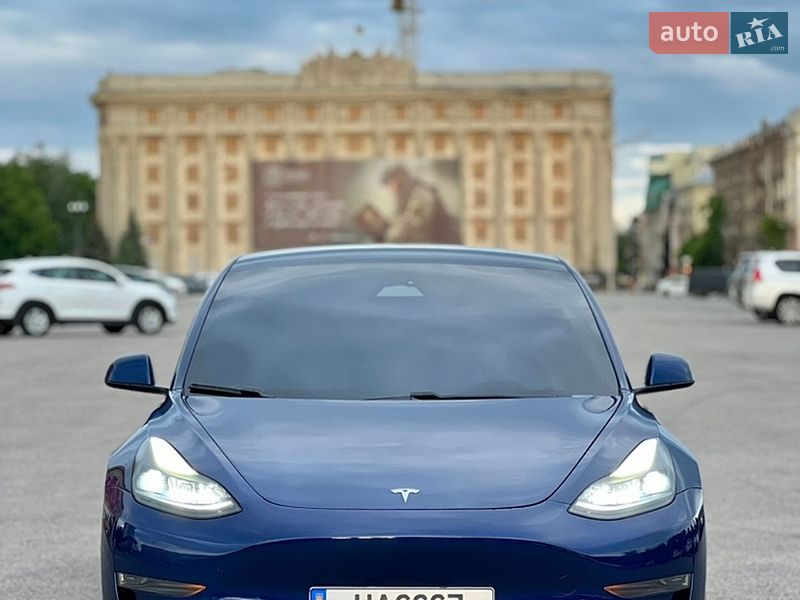 Седан Tesla Model 3 2021 в Харкові