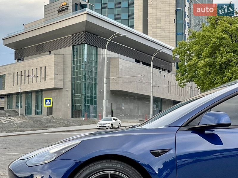 Седан Tesla Model 3 2021 в Харкові