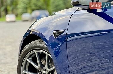 Седан Tesla Model 3 2021 в Харкові
