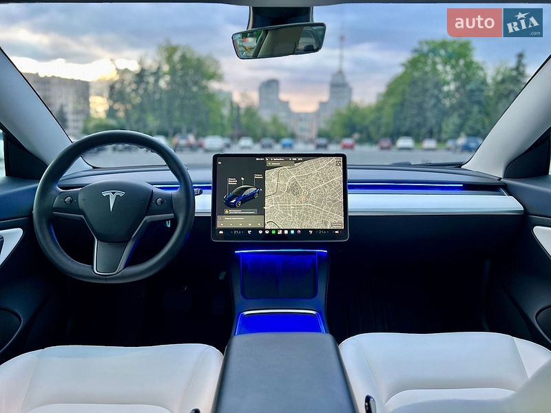 Седан Tesla Model 3 2021 в Харкові