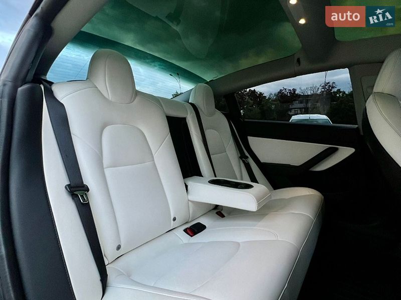 Седан Tesla Model 3 2021 в Харкові