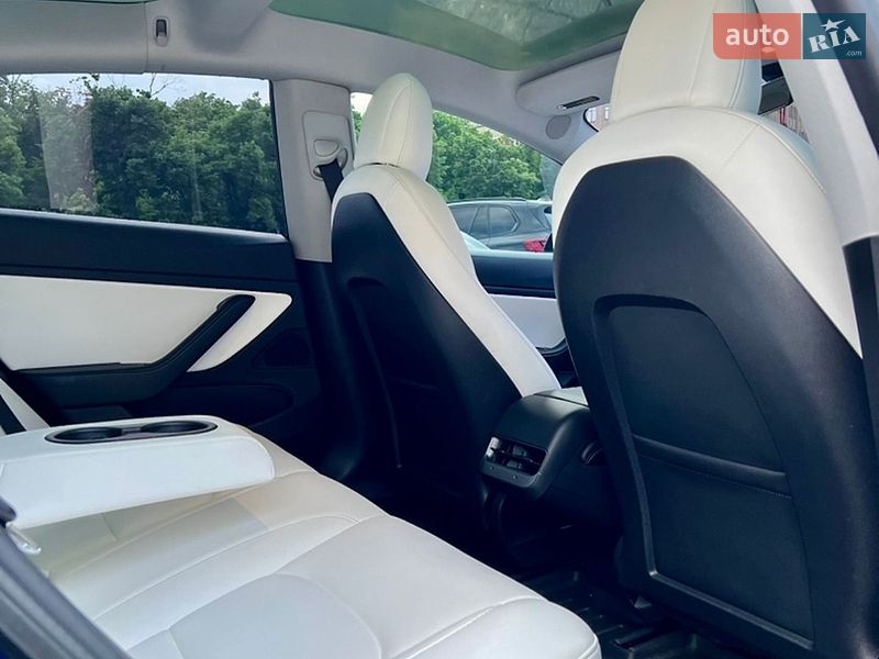 Седан Tesla Model 3 2021 в Харкові